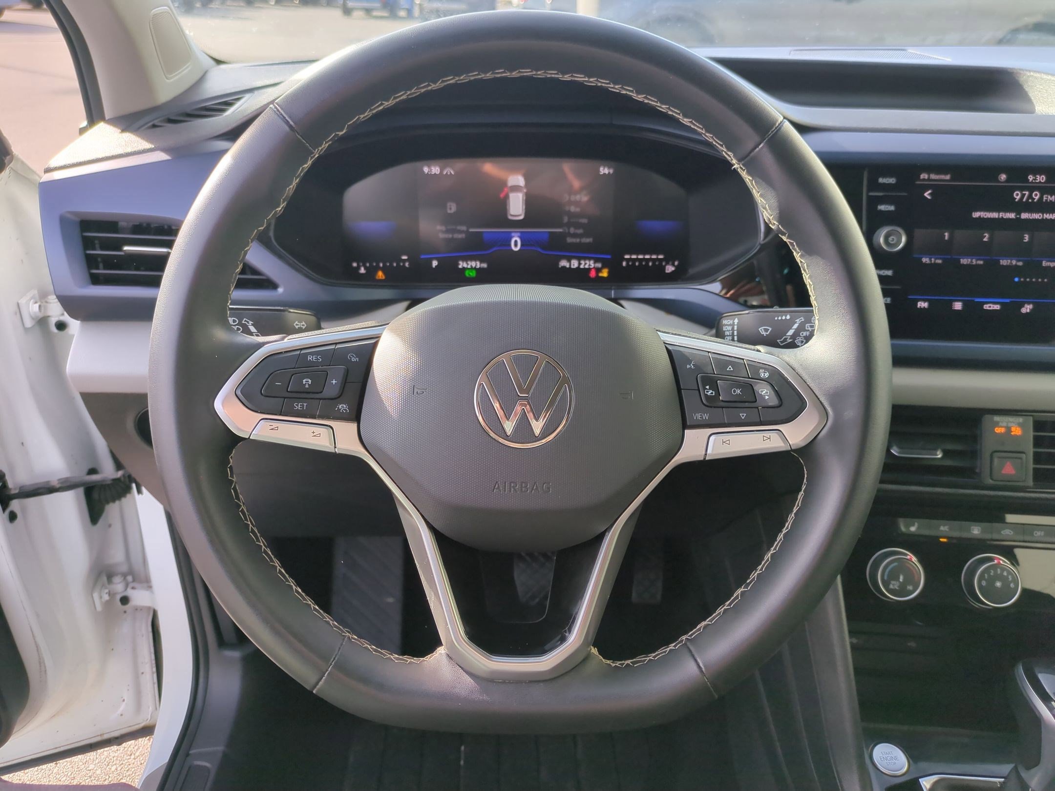 Used 2023 Volkswagen Taos SE image 19