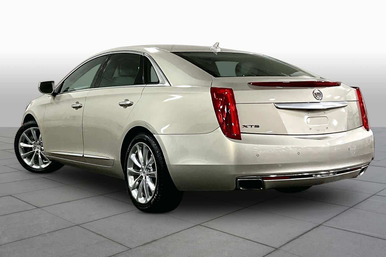 Used 2014 Cadillac XTS Luxury w/ Driver Awareness Package image 12