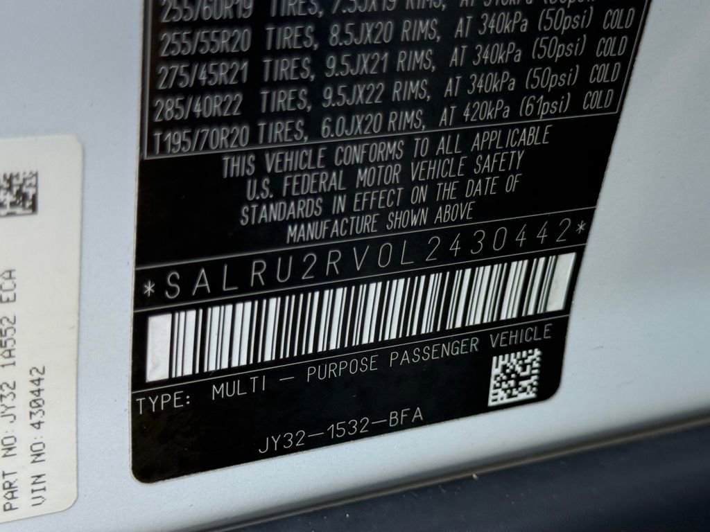 Used 2020 Land Rover Discovery Landmark image 30