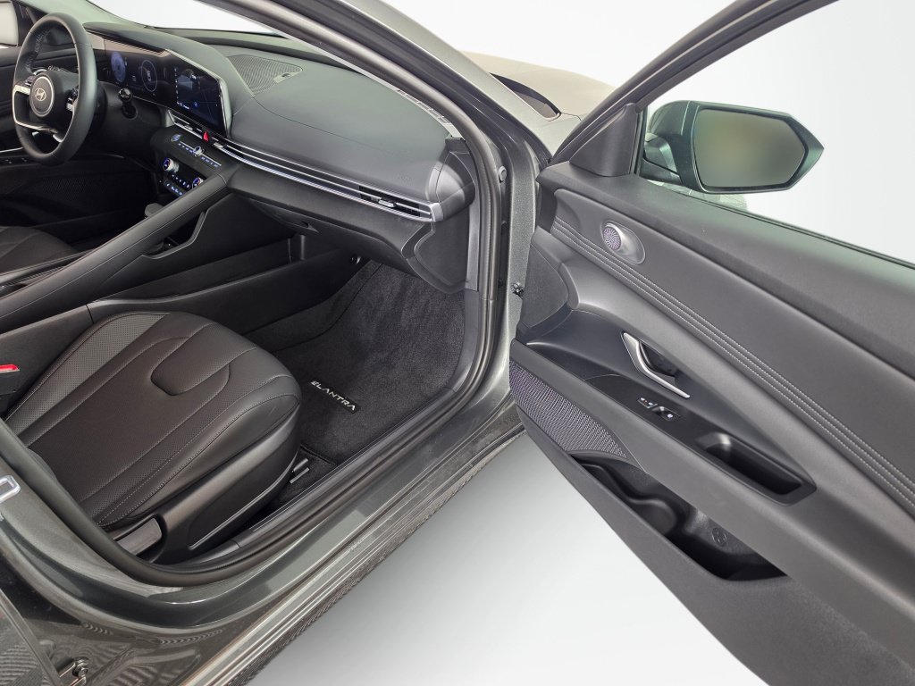Used 2026 Hyundai Elantra Limited FWD image 39
