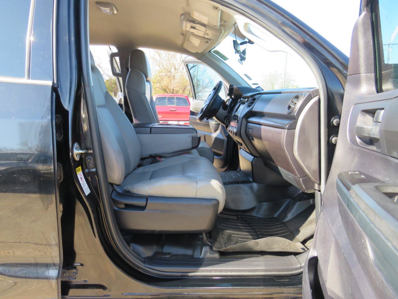 Used 2016 Toyota Tundra SR w/ Tow Package RWD image 11