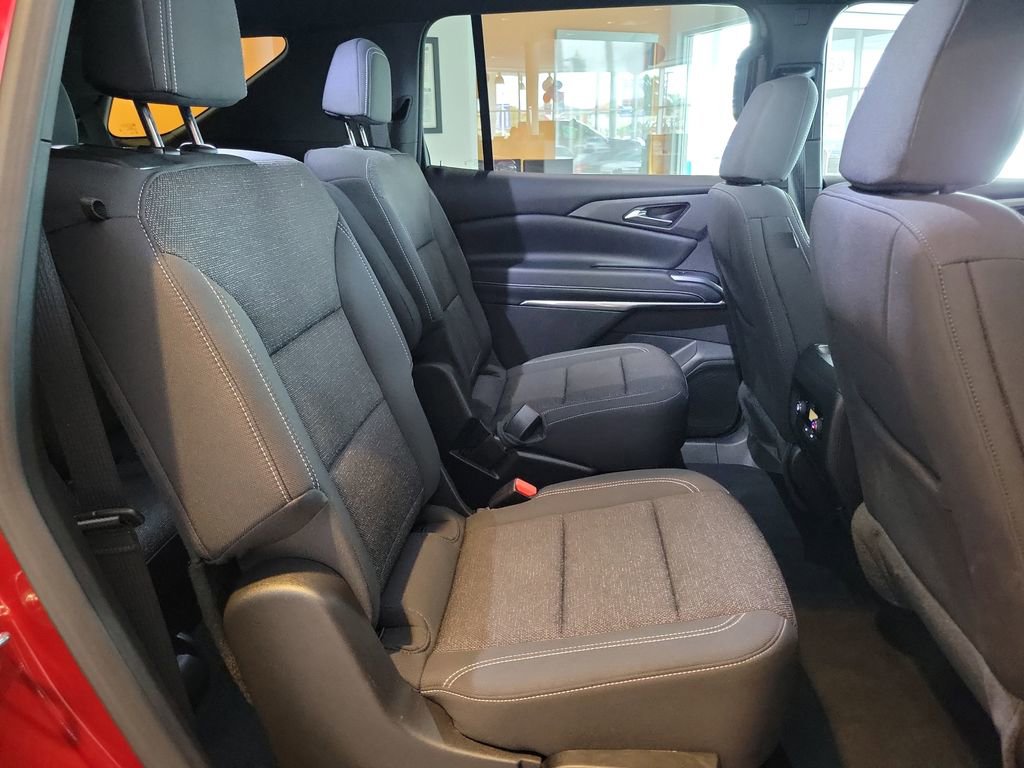 Used 2026 Chevrolet Traverse LT image 18