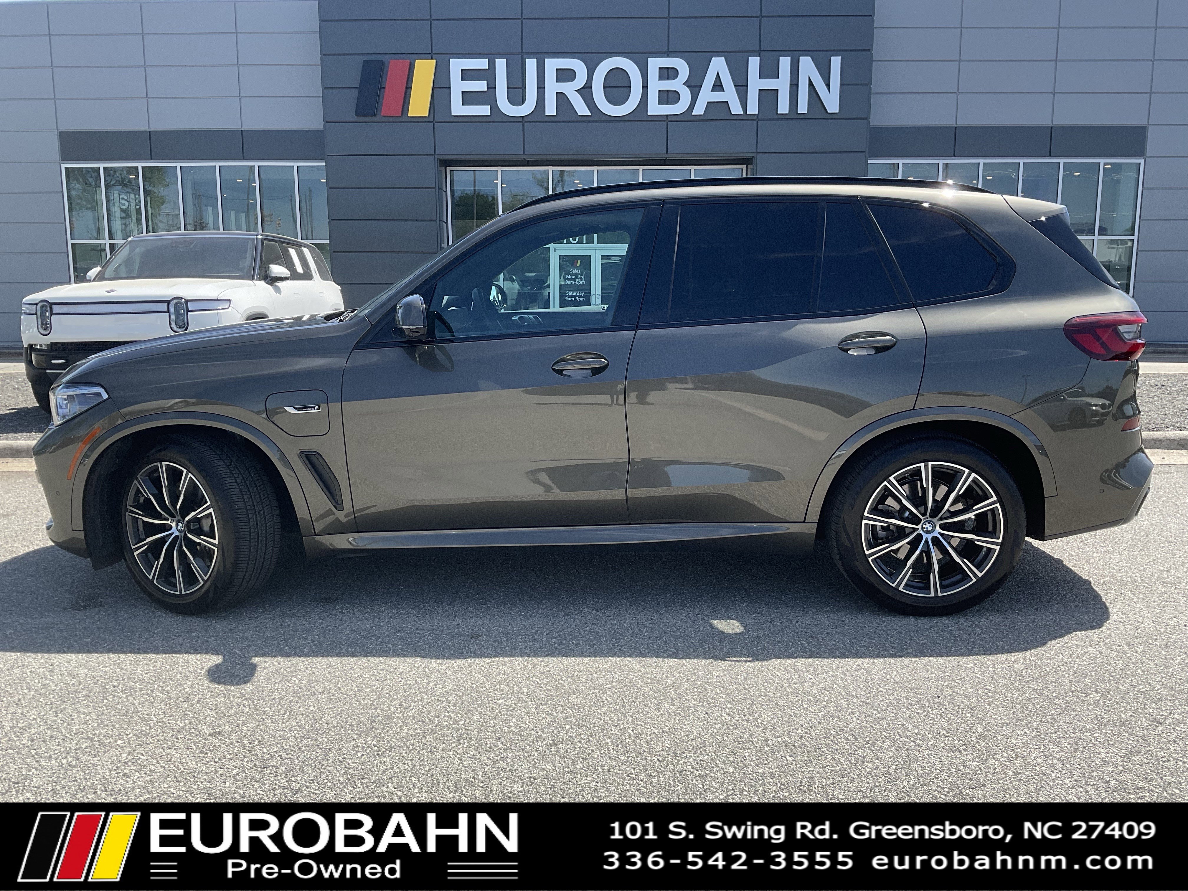 Used 2023 BMW X5 xDrive45e w/ Executive Package image 2