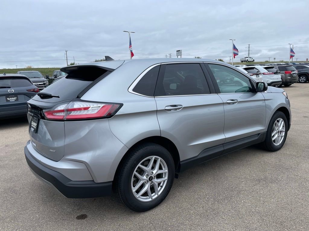 Used 2023 Ford Edge SEL image 4