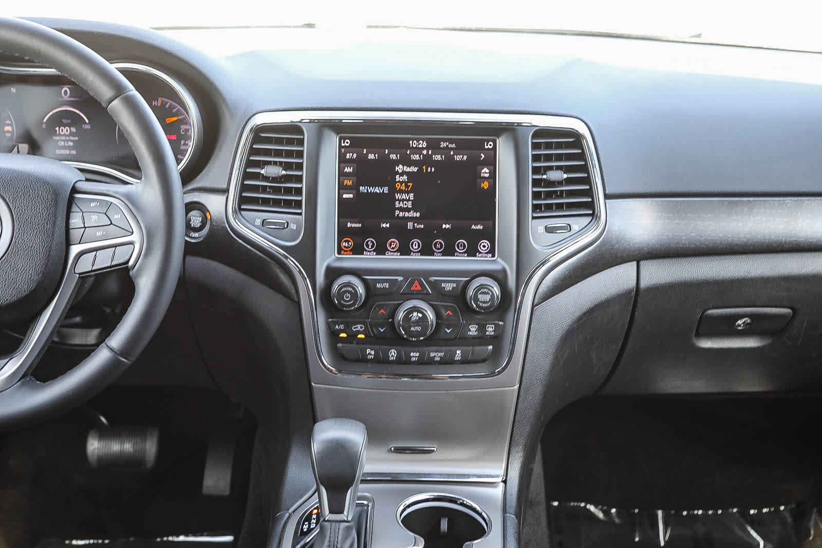 Used 2018 Jeep Grand Cherokee Laredo RWD image 13