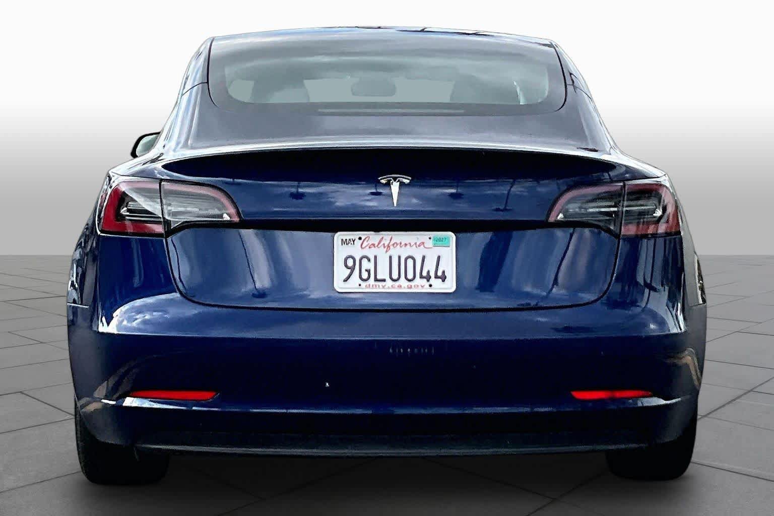 Used 2023 Tesla Model 3 Standard Range RWD image 4