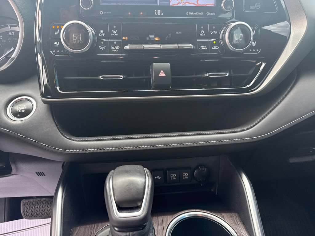 Used 2020 Toyota Highlander Limited AWD/4WD image 29
