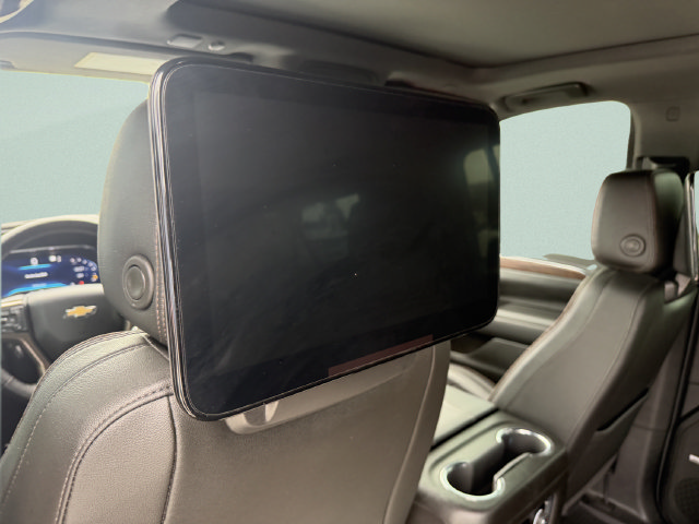 Used 2022 Chevrolet Suburban High Country RWD image 21