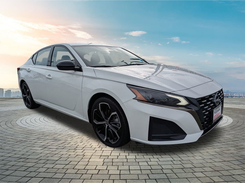 Certified 2023 Nissan Altima 2.5 SR image 2