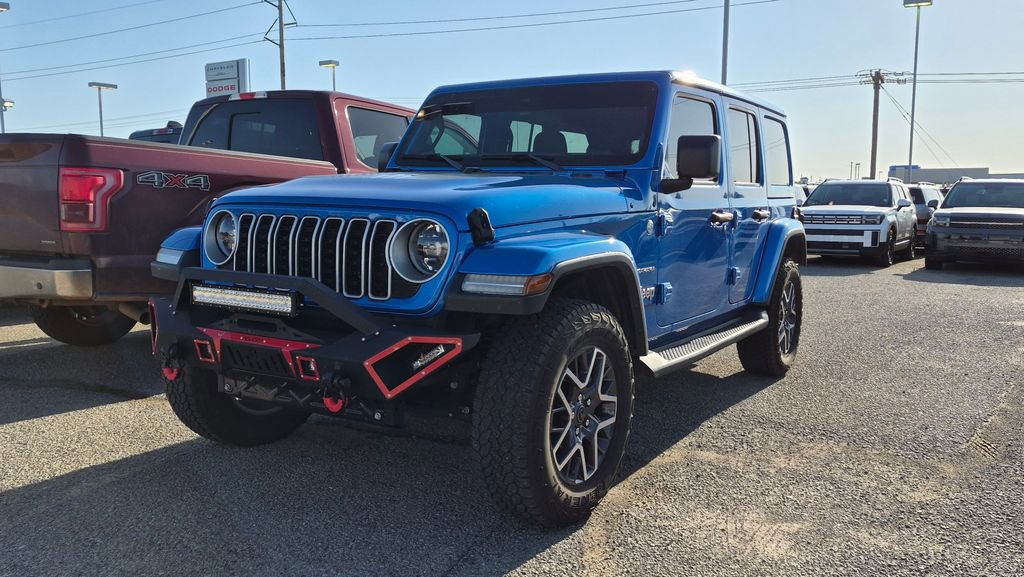 Used 2024 Jeep Wrangler Unlimited Sahara AWD/4WD image 5