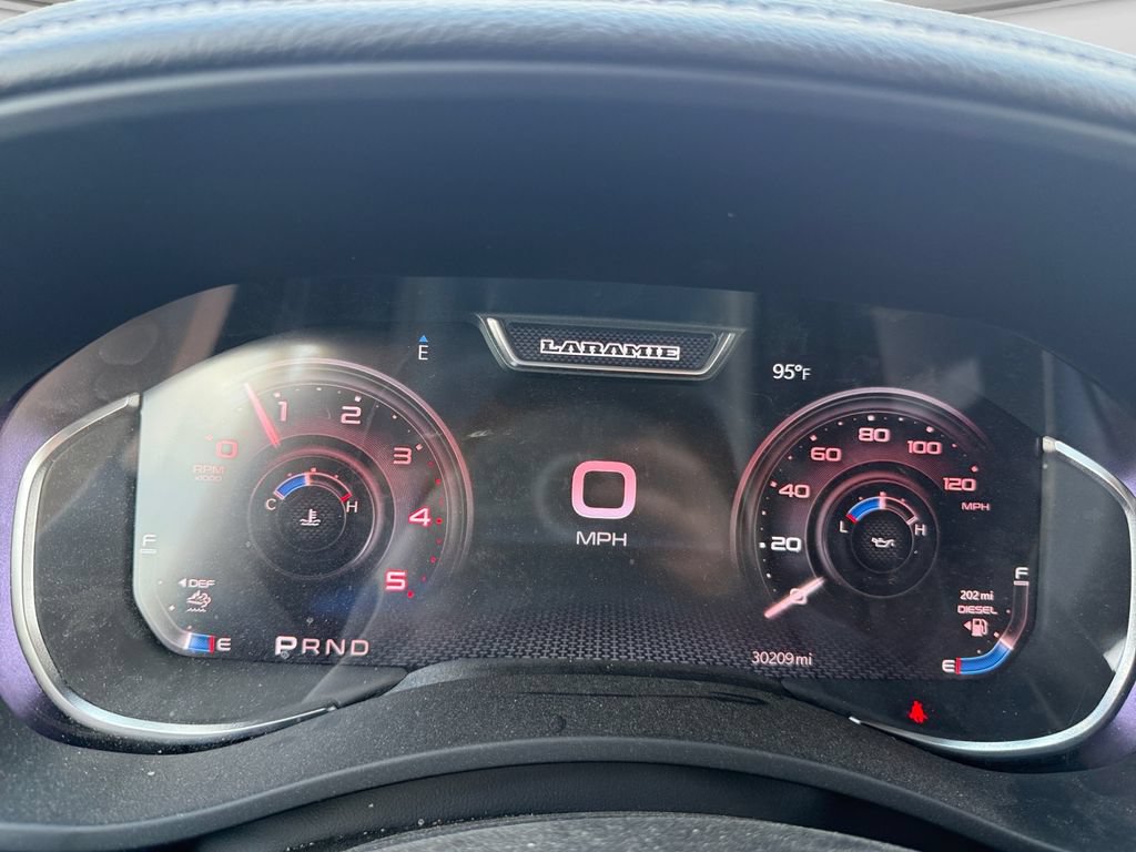 Used 2026 RAM 2500 Laramie AWD/4WD image 11