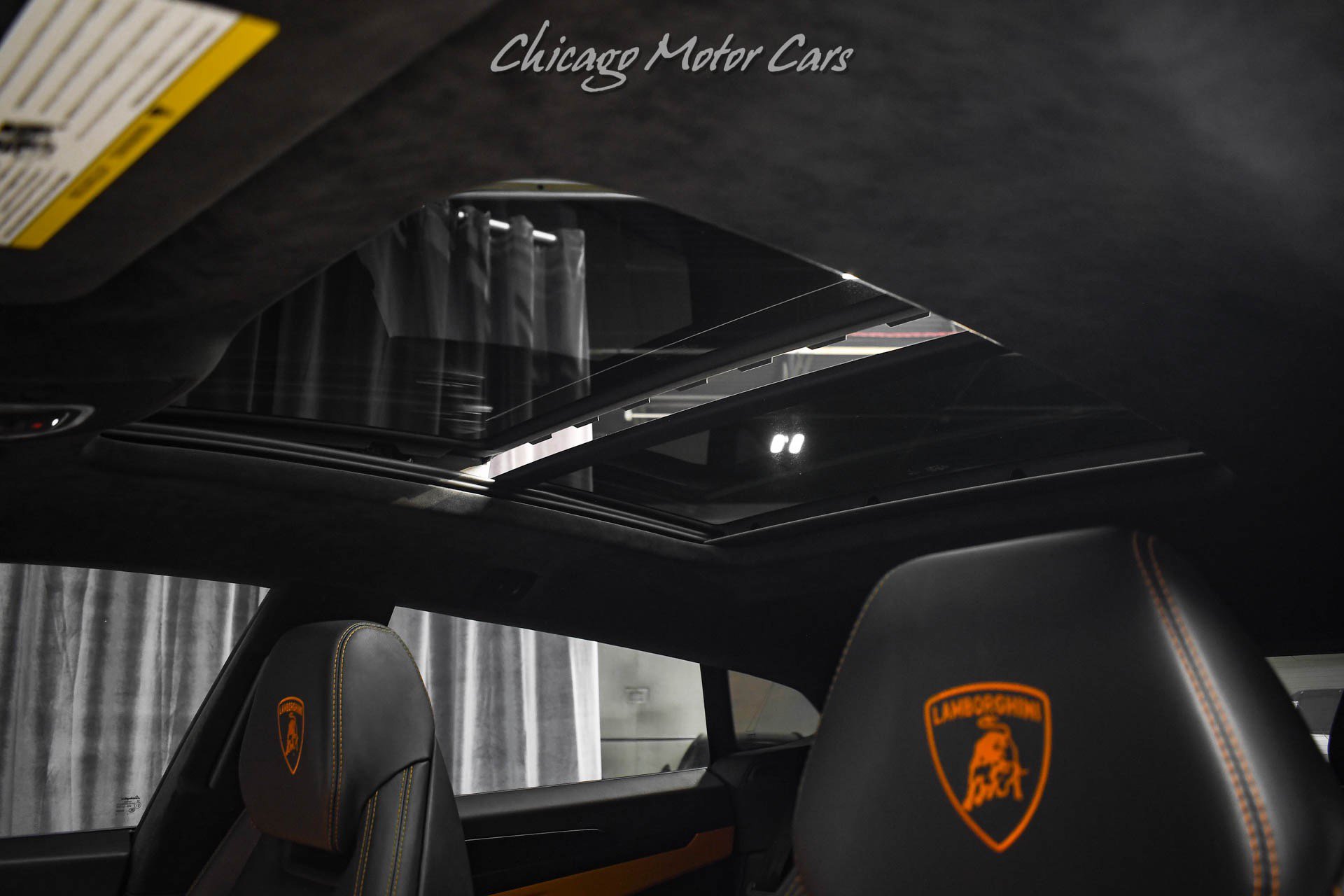 Used 2021 Lamborghini Urus AWD/4WD image 19