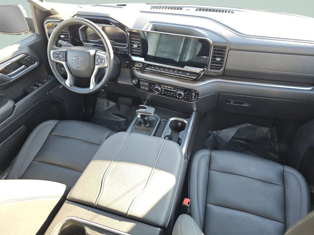 Used 2024 Chevrolet Silverado 1500 LT Trail Boss w/ Convenience Package II image 32