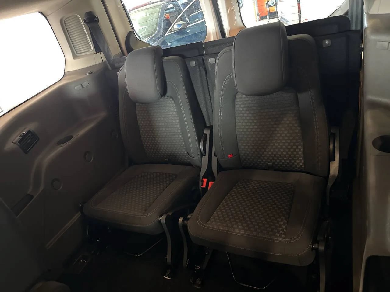 Used 2022 Ford Transit Connect XLT FWD image 22