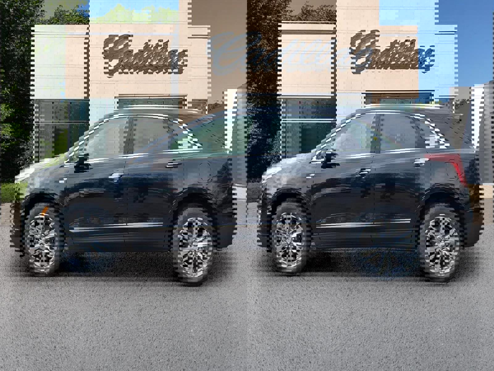 New 2026 Cadillac XT5 Premium Luxury image 2