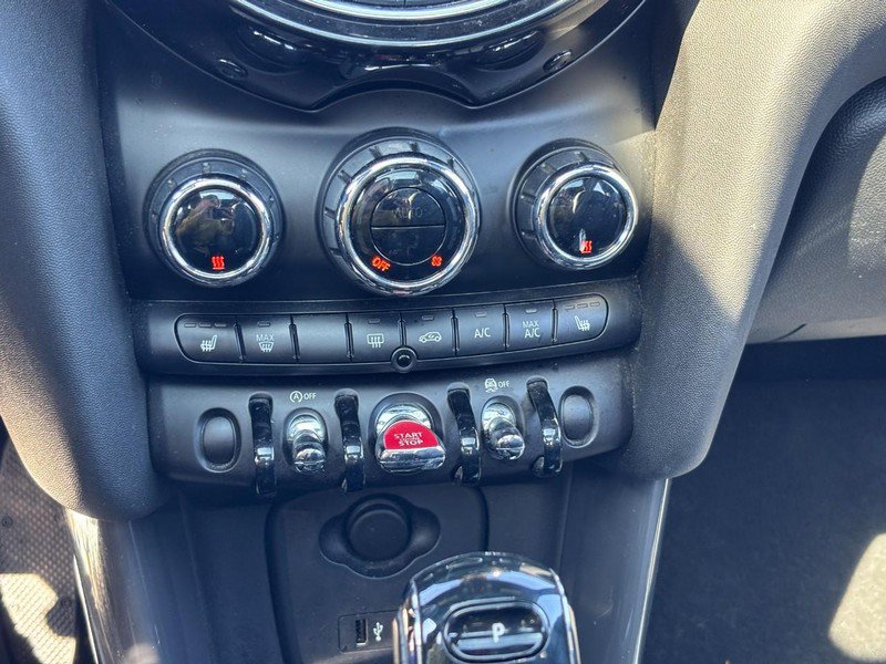 Used 2020 MINI Cooper 4-Door Hardtop image 24