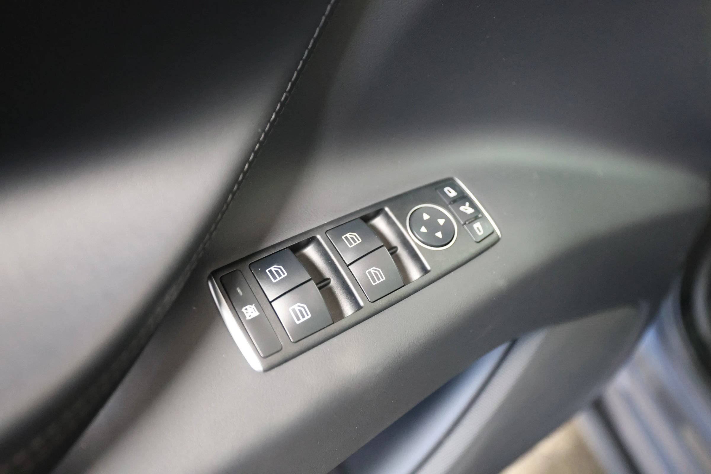 Used 2020 Tesla Model X Long Range AWD/4WD image 27