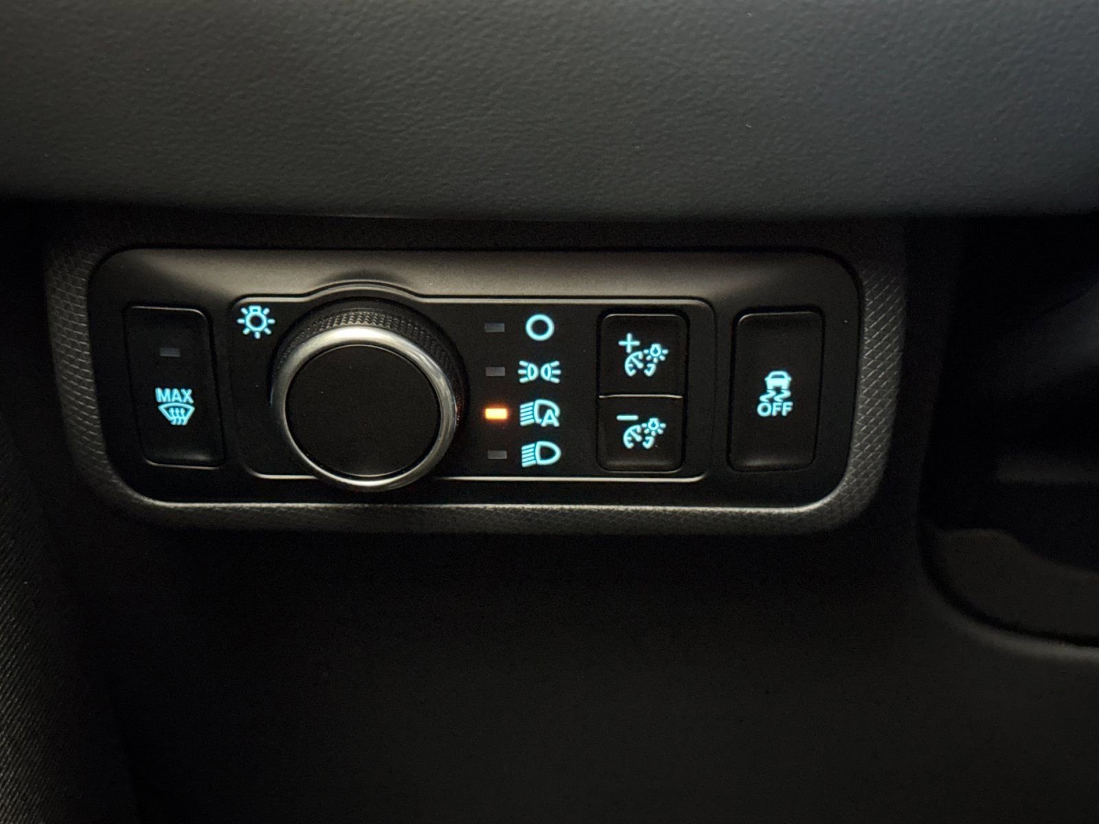 Used 2024 Ford Mustang Mach-E Select w/ Comfort Package Lite image 32