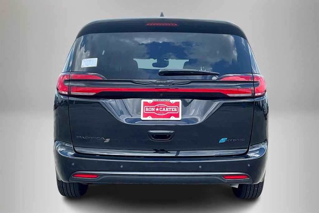 New 2025 Chrysler Pacifica Premium FWD image 3