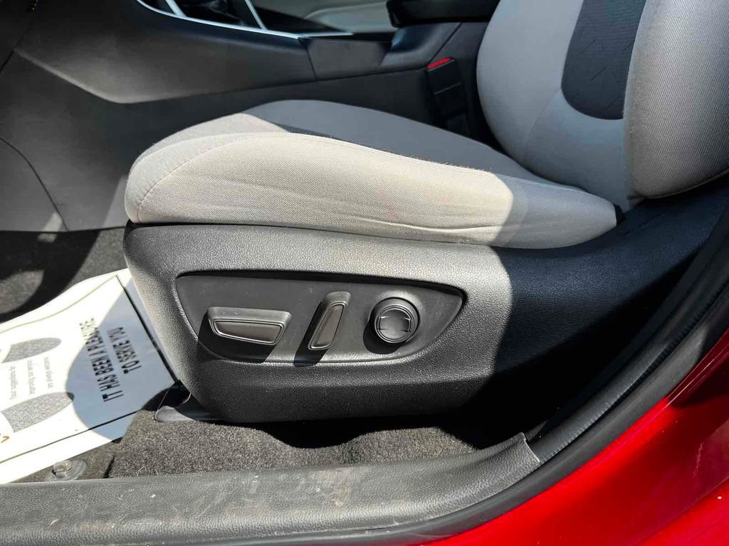 Used 2023 Toyota RAV4 XLE image 12