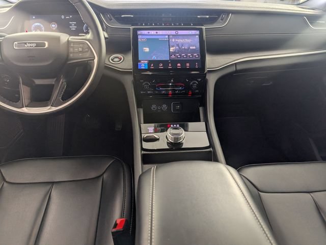 Used 2025 Jeep Grand Cherokee Limited AWD/4WD image 22
