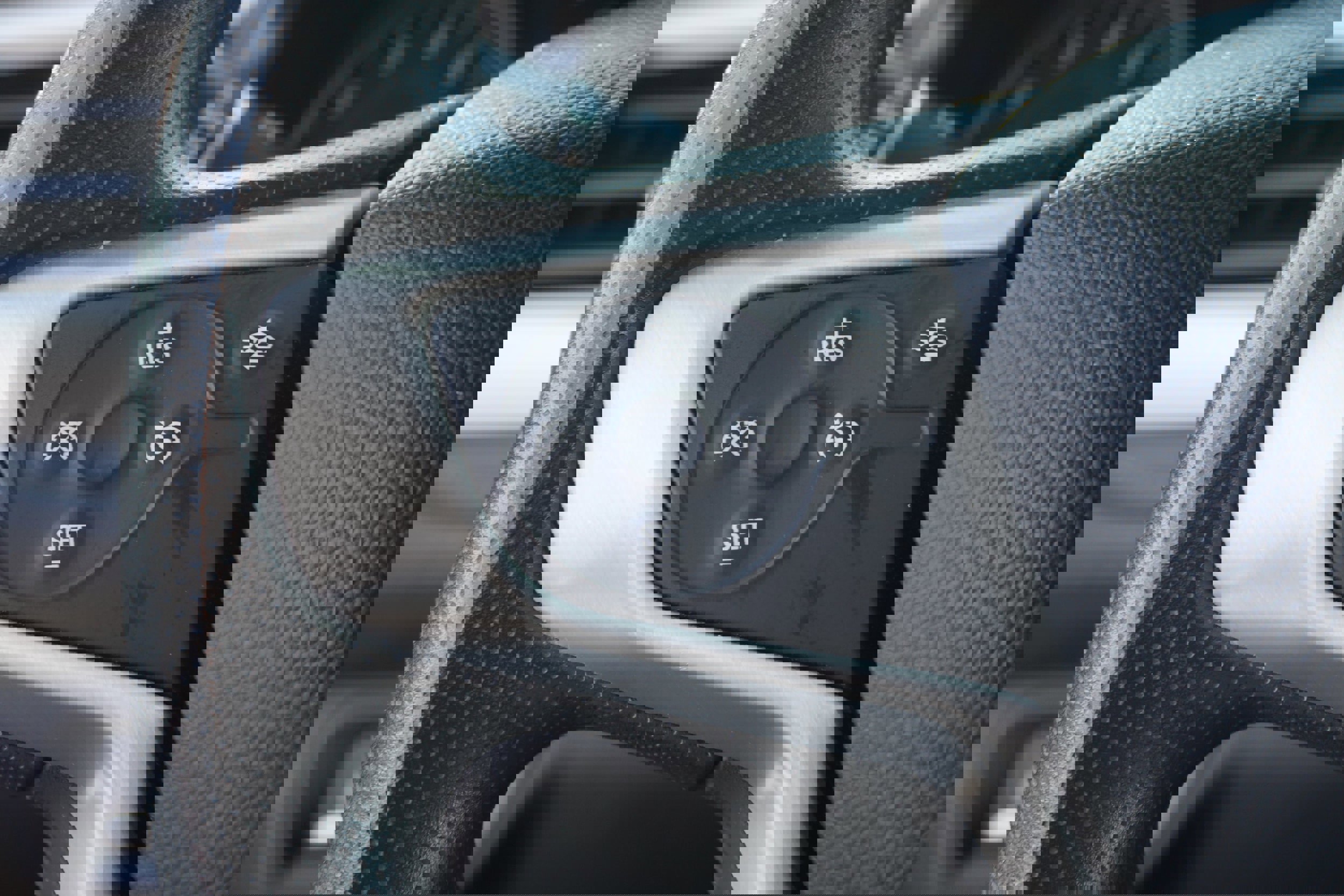 Used 2021 GMC Acadia SLE w/ Driver Convenience Package image 17