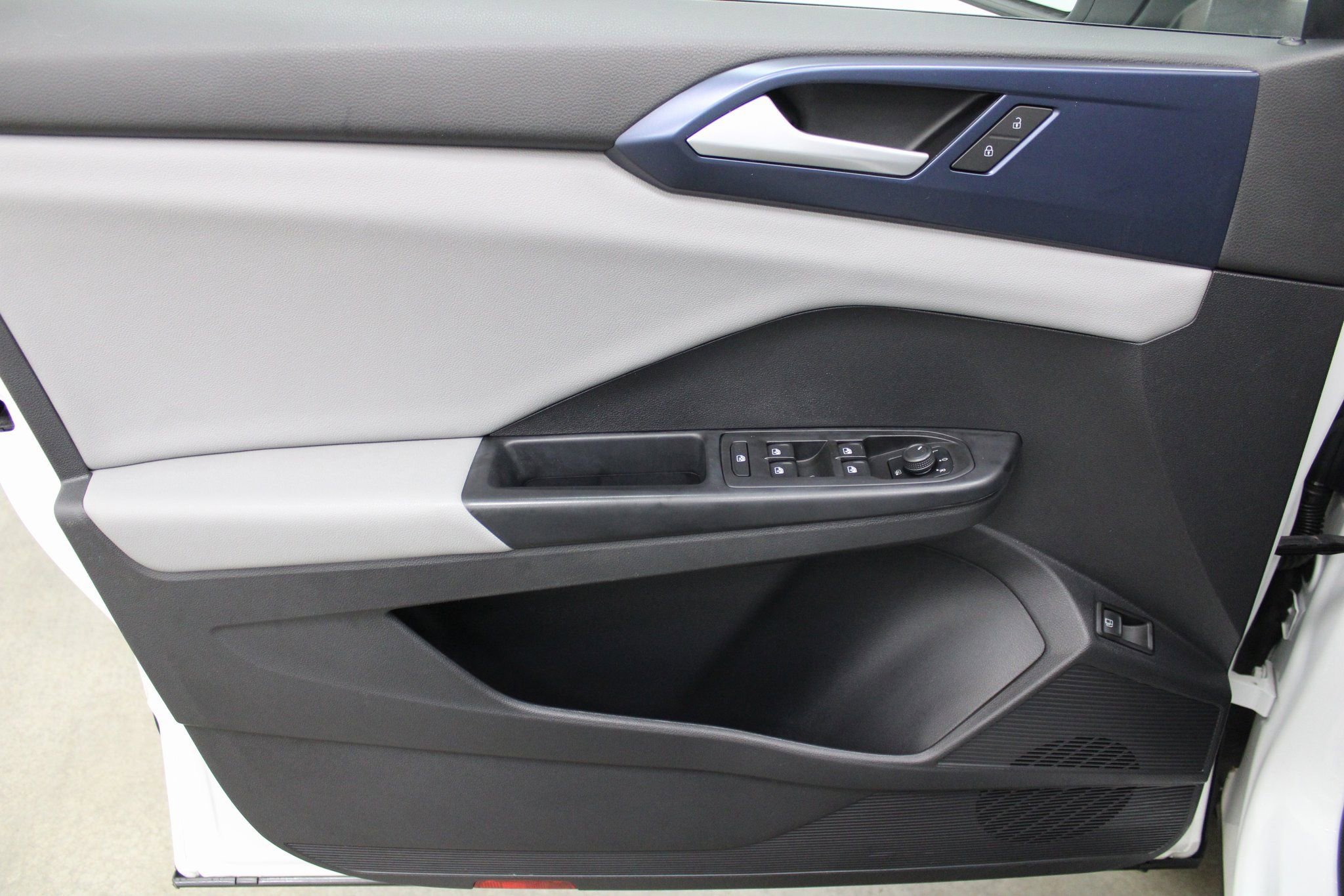 Used 2022 Volkswagen Taos SE image 13