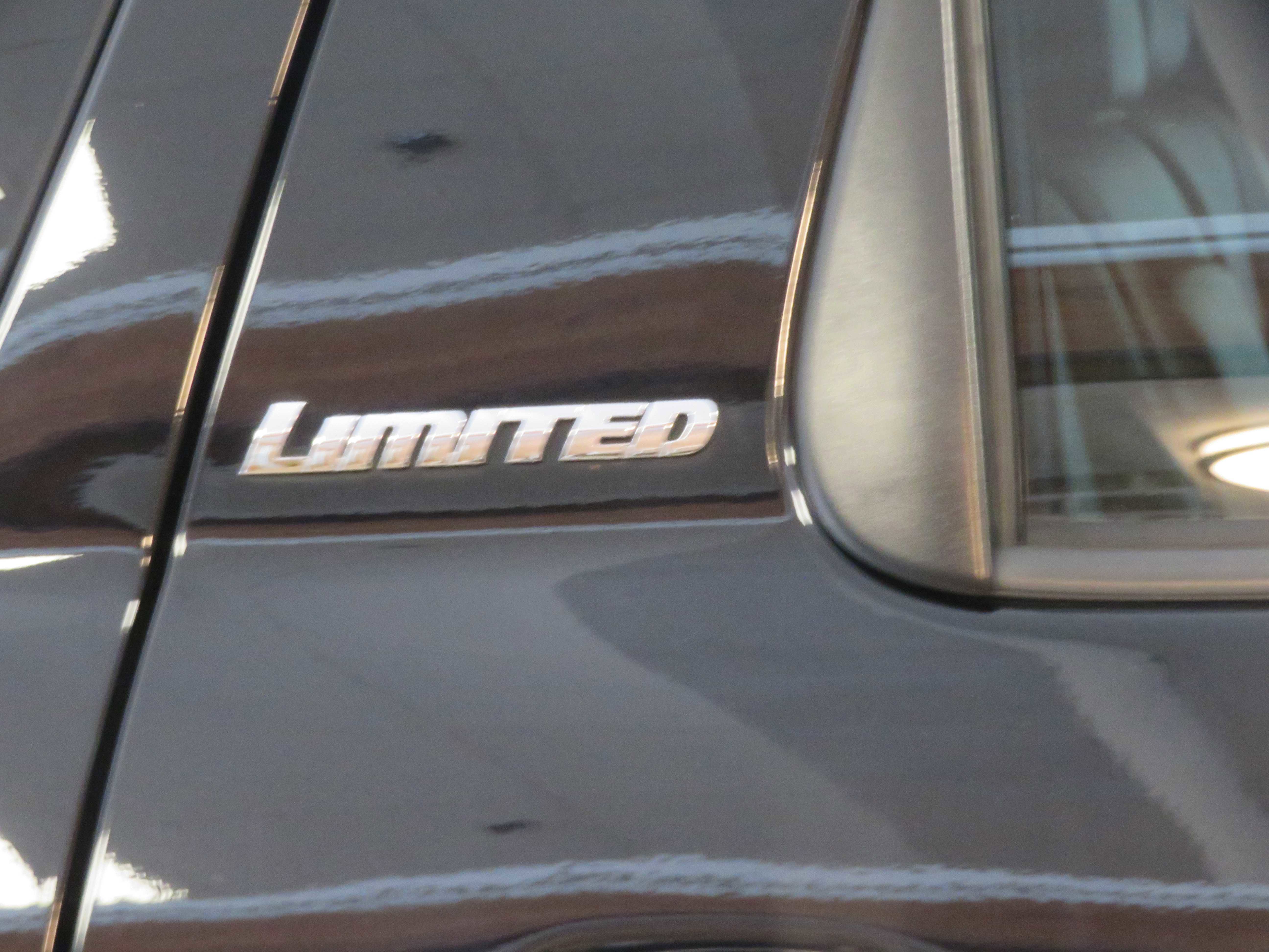 Used 2019 Toyota Sequoia Limited w/ Safety & Convenience Package RWD image 78