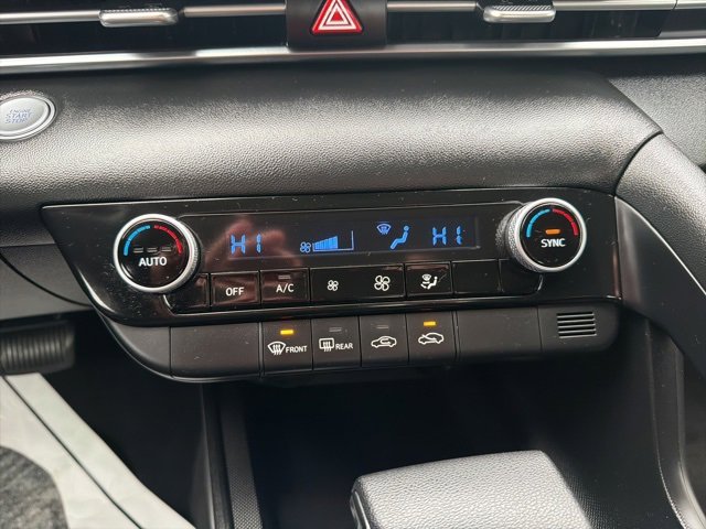 Certified 2022 Hyundai Elantra SEL image 24