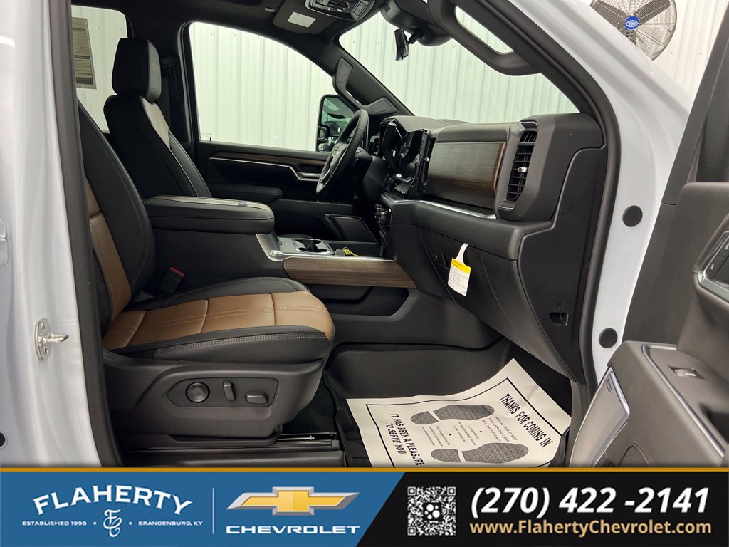 New 2026 Chevrolet Silverado 3500 High Country w/ Technology Package AWD/4WD image 15