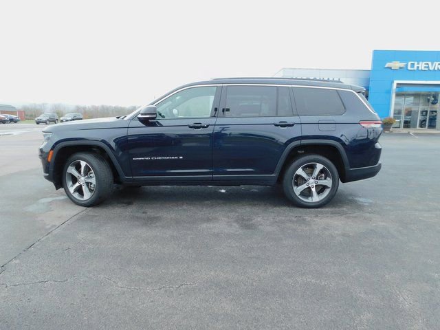 Used 2024 Jeep Grand Cherokee L Limited w/ Luxury Tech Group II image 10