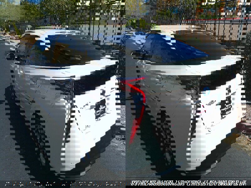 Used 2018 Toyota Prius Four Touring w/ Premium Convenience Package image 7