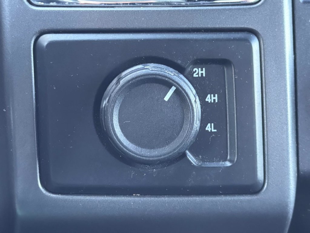 Used 2019 Ford F150 XLT w/ Equipment Group 302A Luxury AWD/4WD image 23