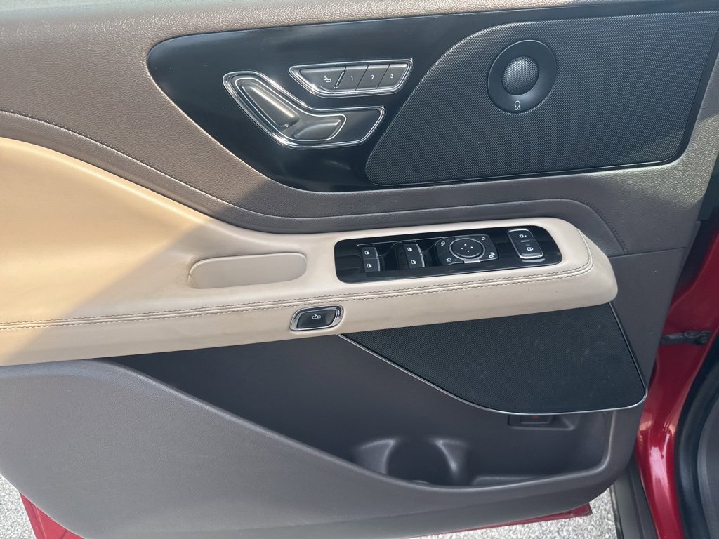 Used 2021 Lincoln Aviator Reserve w/ Elements Package Plus image 21