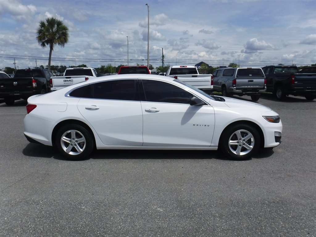 Used 2023 Chevrolet Malibu LS FWD image 3