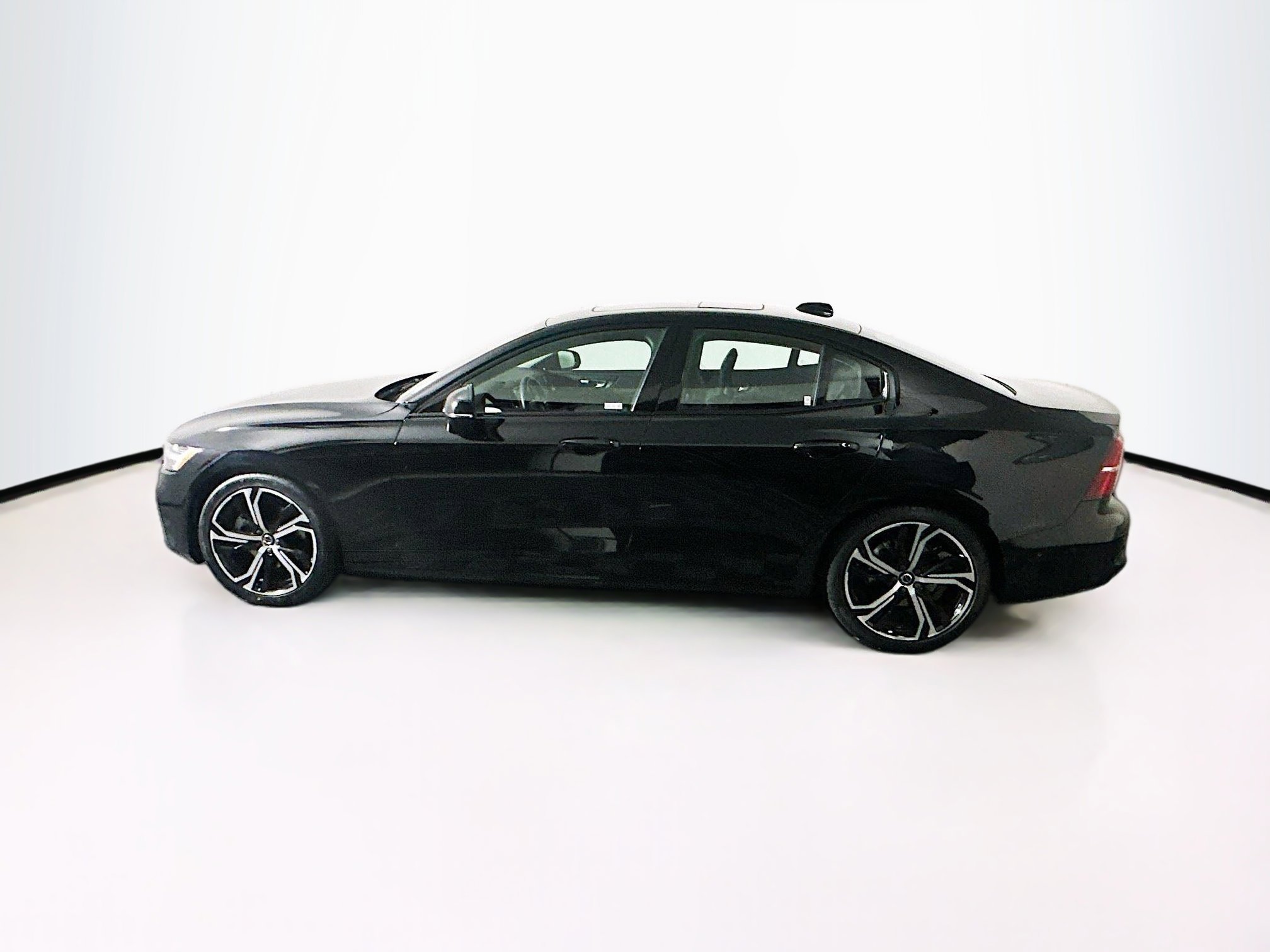 Used 2024 Volvo S60 B5 Plus image 4