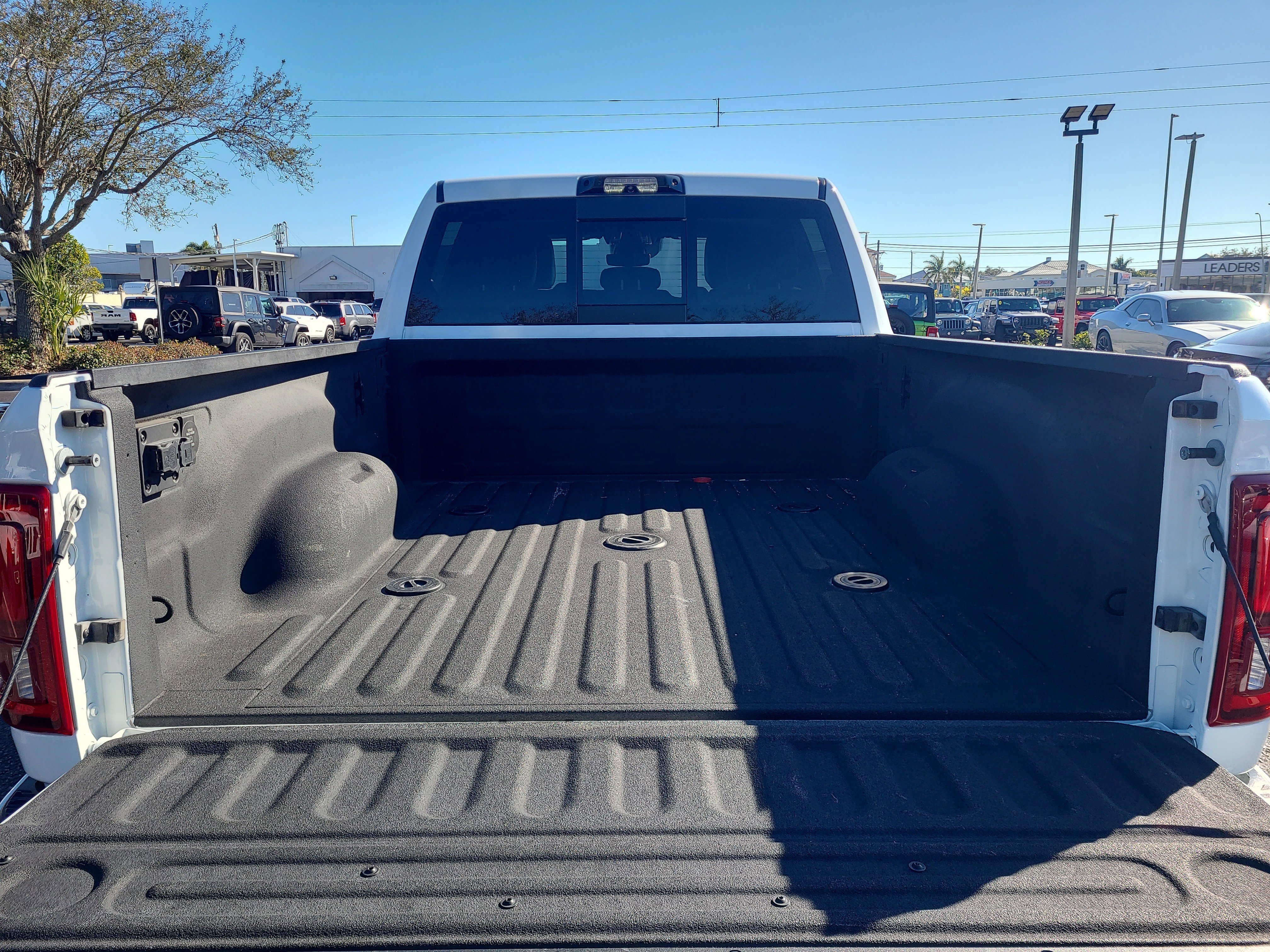 Used 2025 RAM 3500 Limited image 12