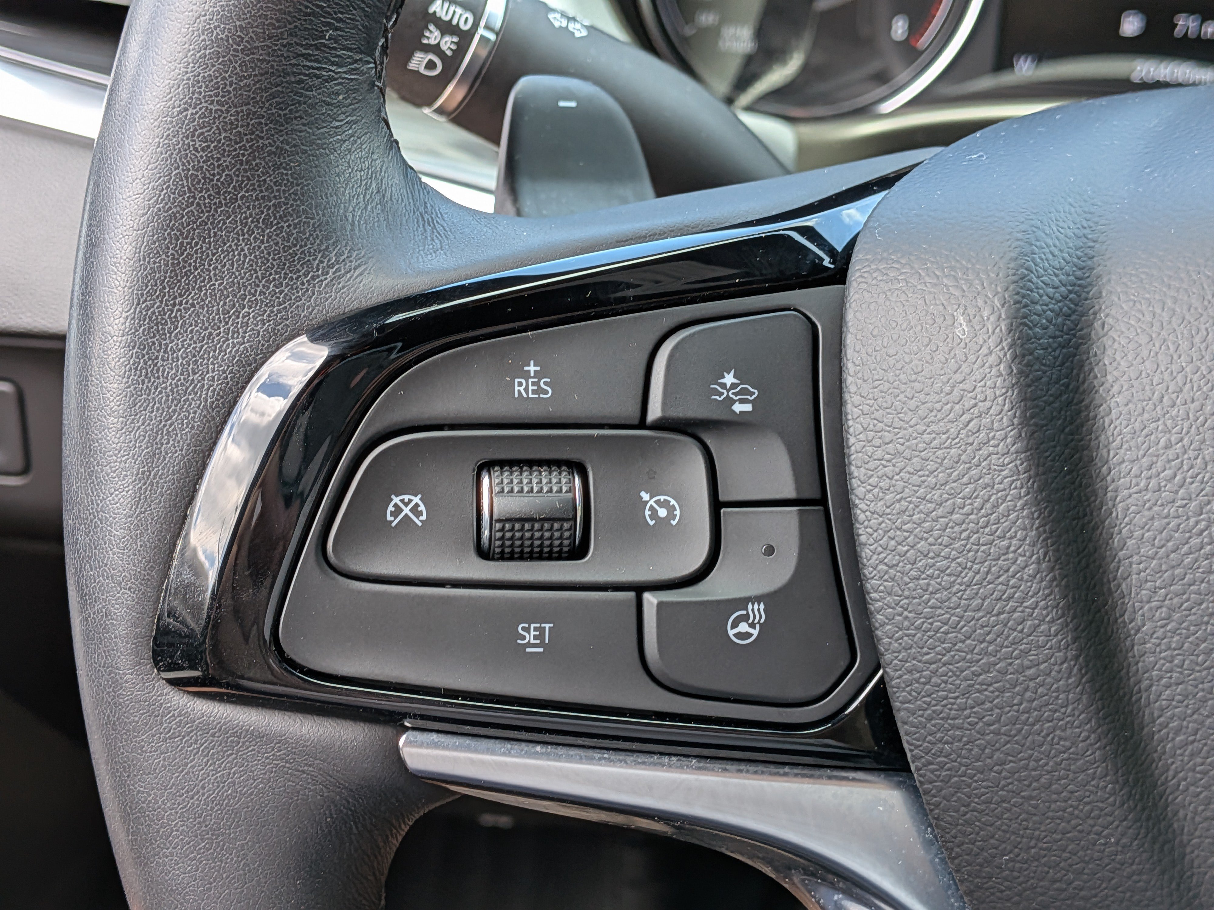Used 2023 Buick Enclave Essence w/ Experience Buick Package FWD image 26