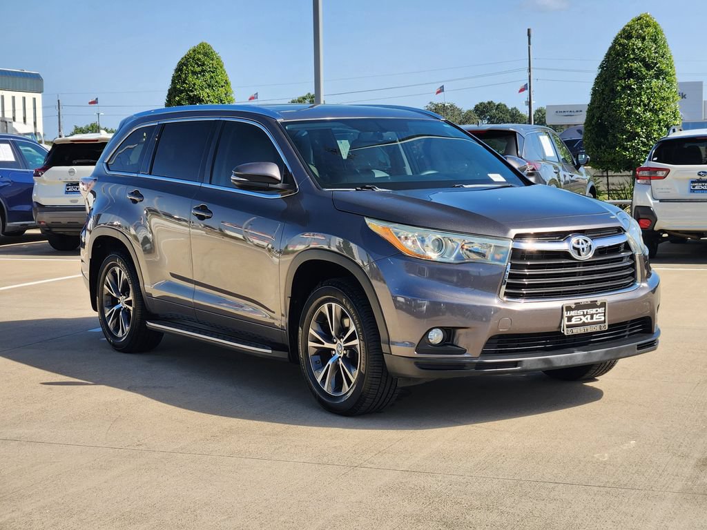 Used 2016 Toyota Highlander XLE FWD image 3