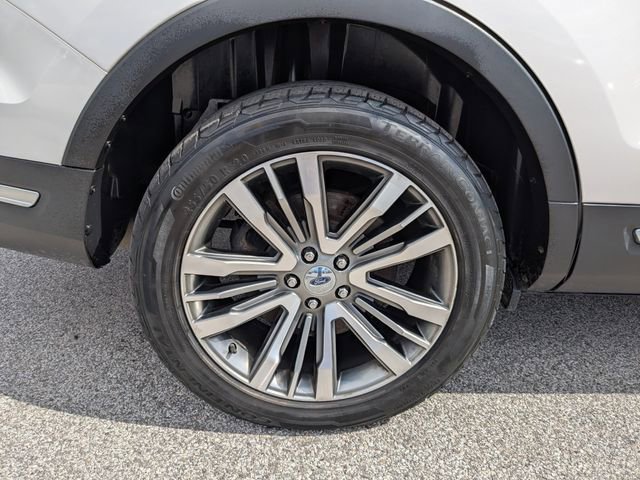 Used 2019 Ford Explorer Platinum image 12