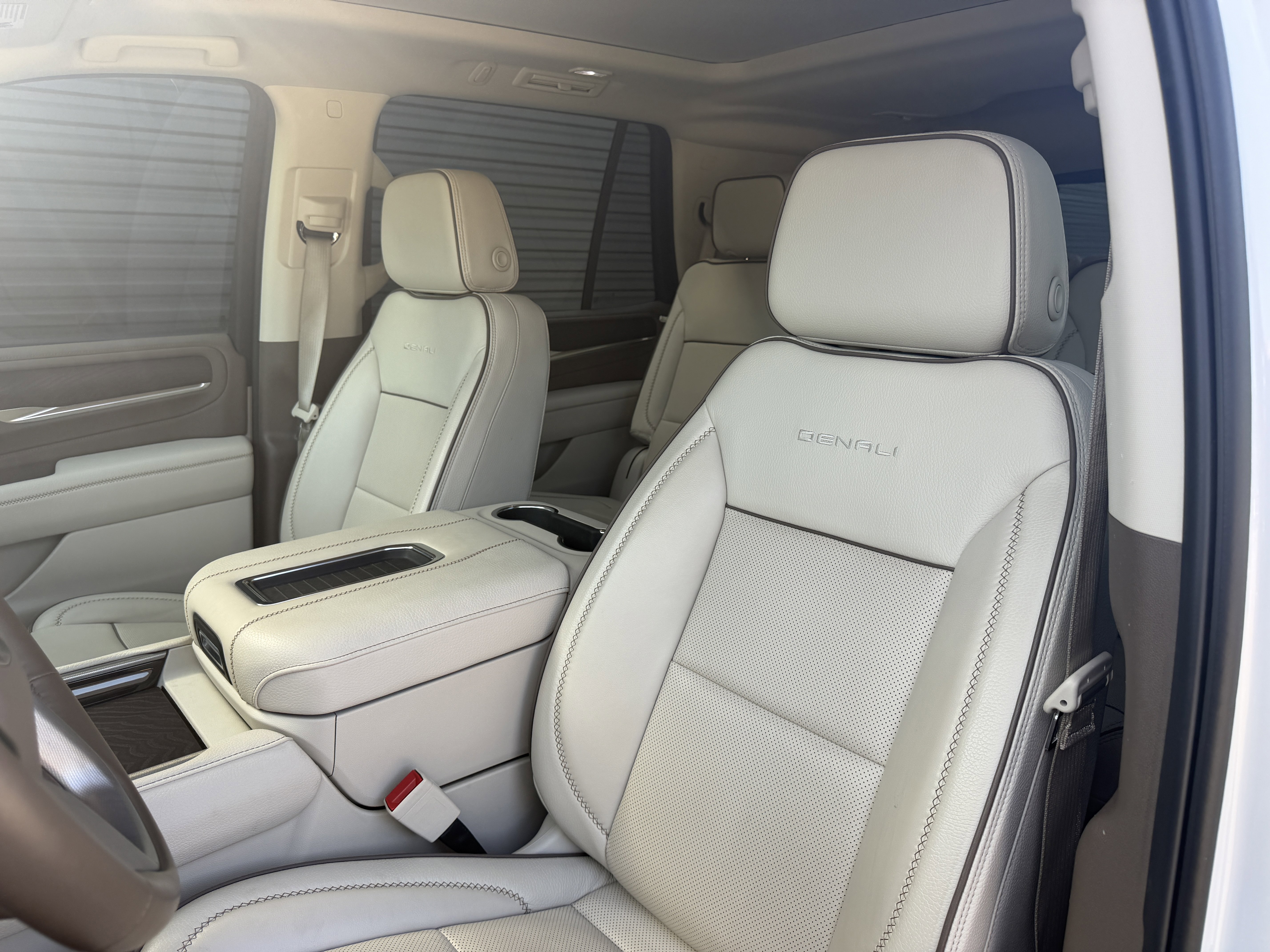 Used 2024 GMC Yukon Denali image 14