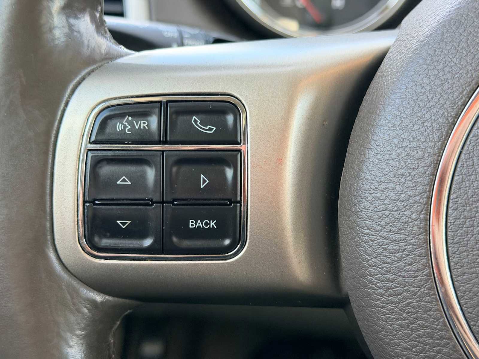 Used 2012 Jeep Grand Cherokee Laredo w/ All Weather Capability Group image 23