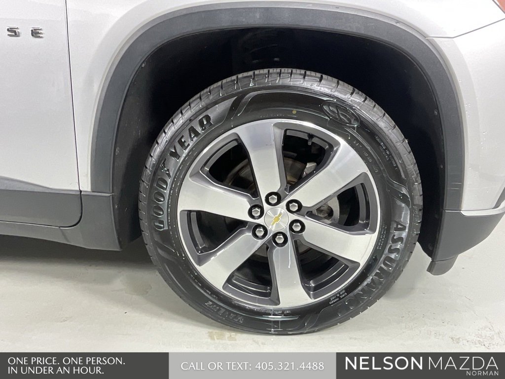 Used 2018 Chevrolet Traverse LT image 10
