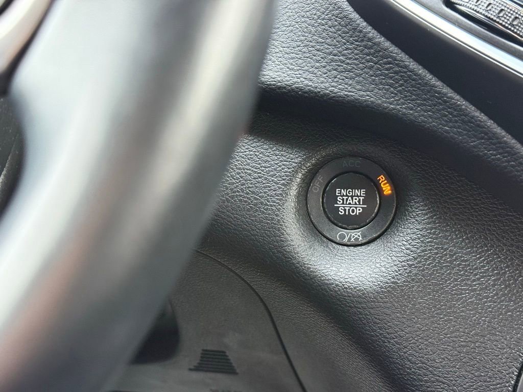 Used 2019 Jeep Cherokee Latitude Plus w/ Cold Weather Group image 18