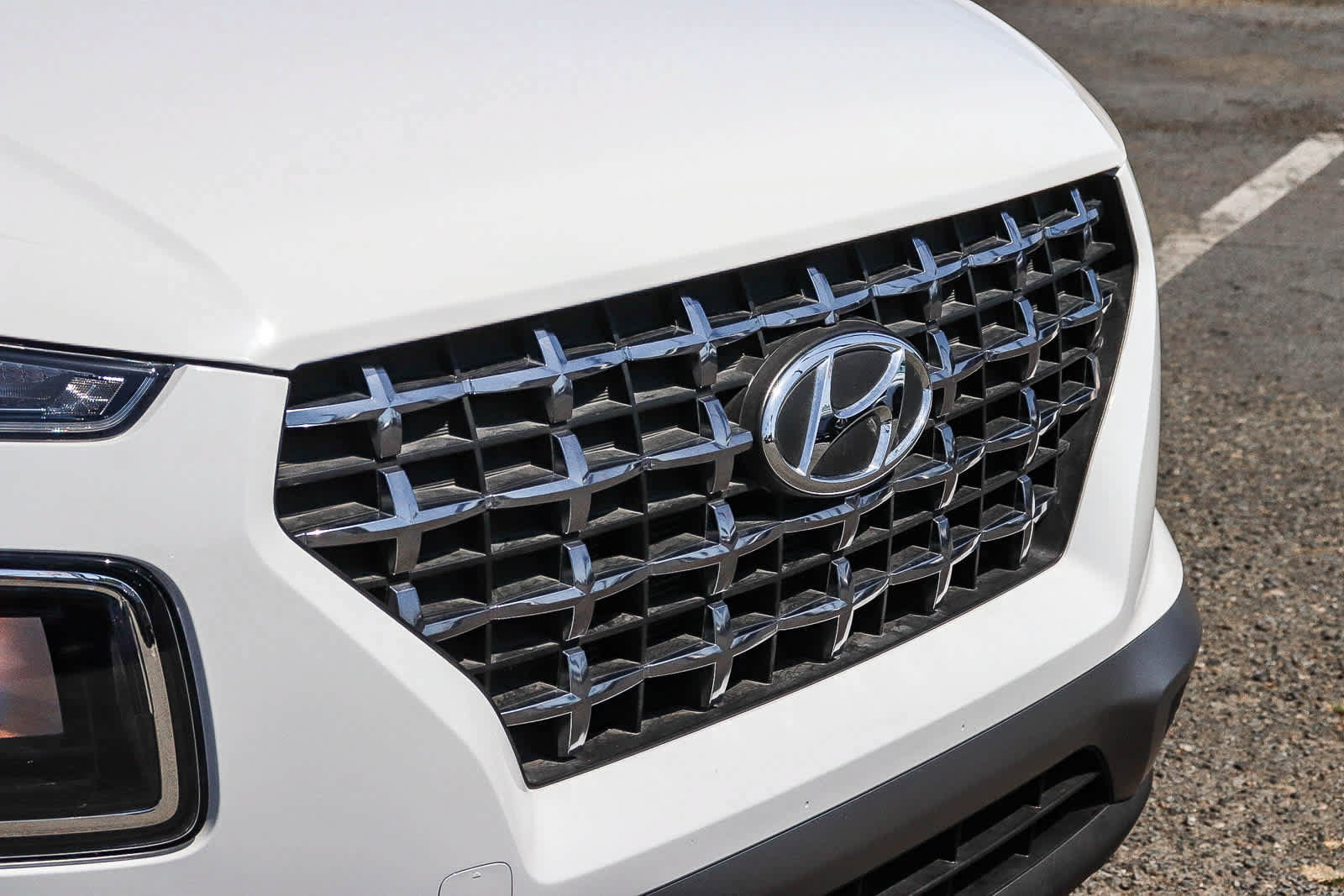 Used 2024 Hyundai Venue SEL FWD image 6