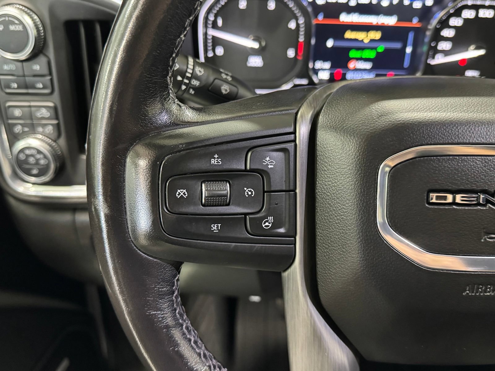 Used 2022 GMC Sierra 2500 Denali w/ Denali Ultimate Package AWD/4WD image 21