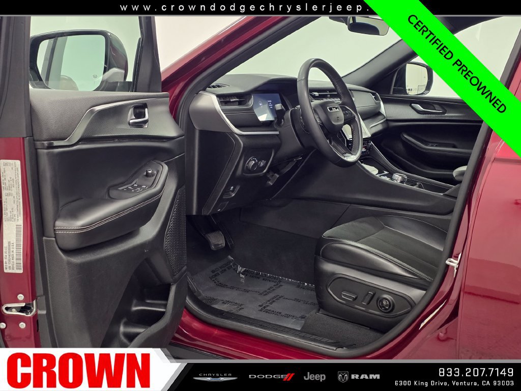 Used 2025 Jeep Grand Cherokee Altitude AWD/4WD image 22