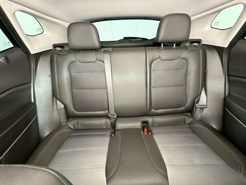 Used 2025 Chevrolet Trax LT w/ LT Convenience Package FWD image 13