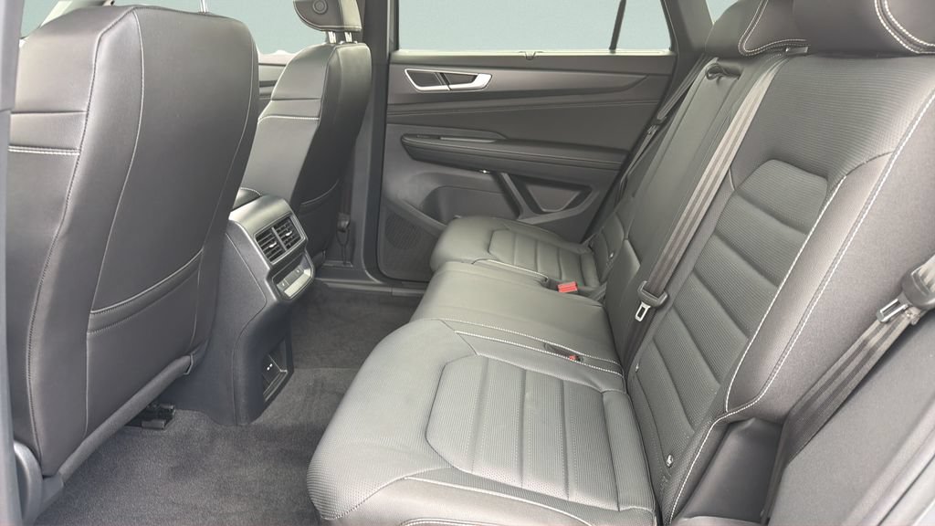New 2026 Volkswagen Atlas Cross Sport SEL AWD/4WD image 33