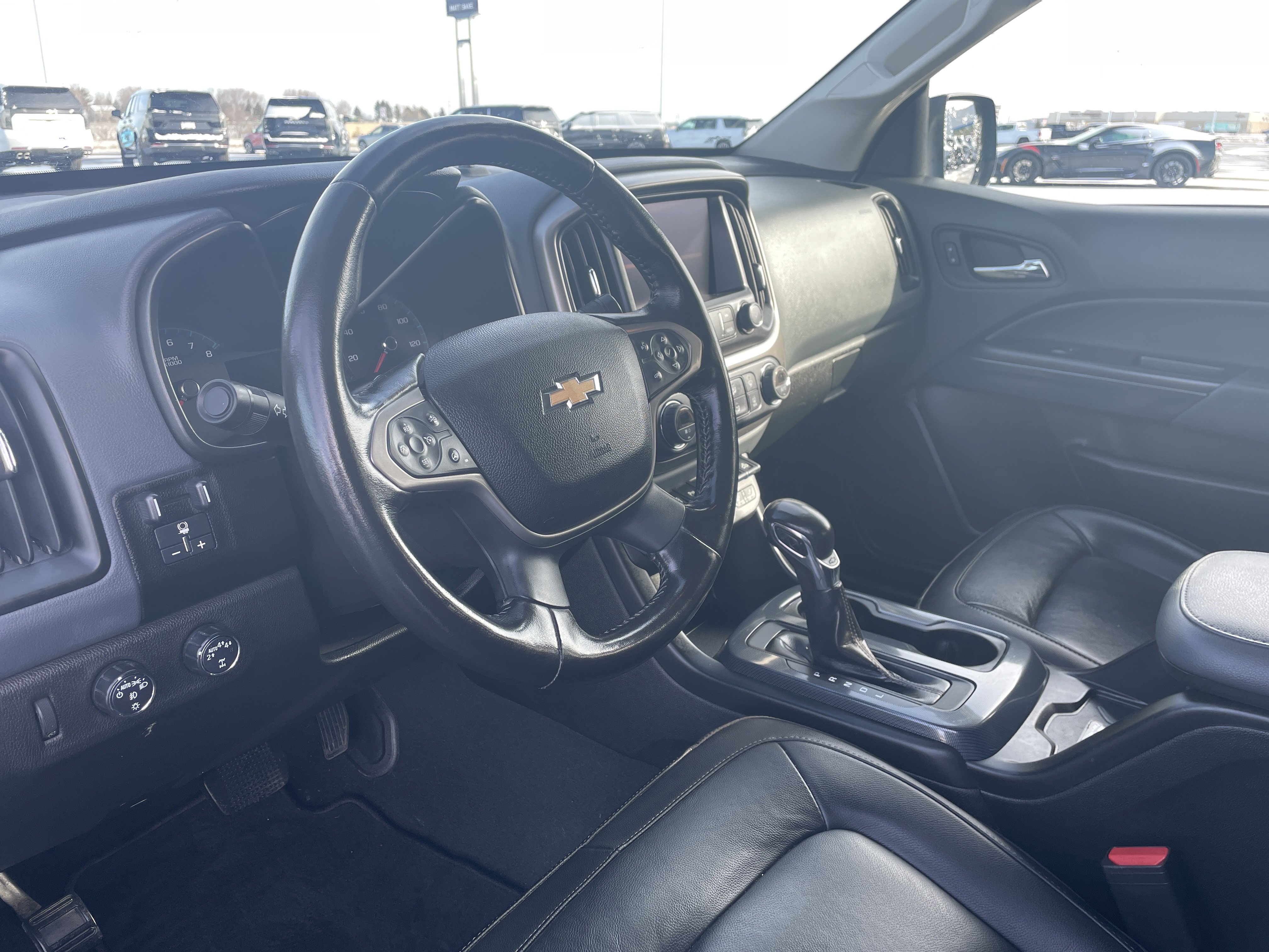 Used 2022 Chevrolet Colorado Z71 w/ Safety Package image 9